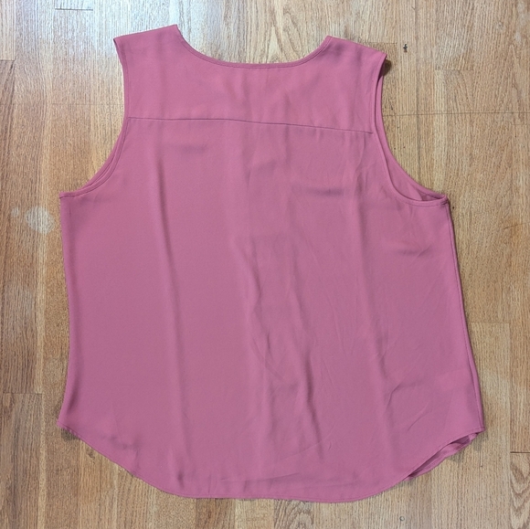 Ann Taylor XL Sleeveless Blush Pleated Tank | Office Chic Meets Weekend Fun - Picture 6 of 8